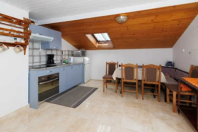 Classic and Trendy Apartment with Terrace - T...
