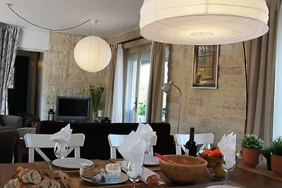 Luxuriöse Villa mit großem Garten