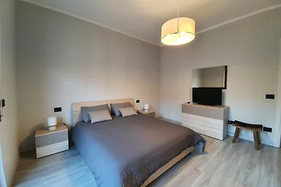 Accogliente casa vacanze a Omegna con balcone