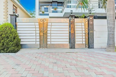 Super Townhouse Sector 49 Sohna Road