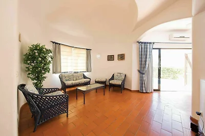 Modernes Ferienhaus in Quarteira mit...