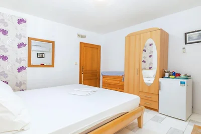 Apartments Manda - Double Room With Terrace...