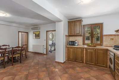 Villa in Koromačno mit Barbecue und Wifi