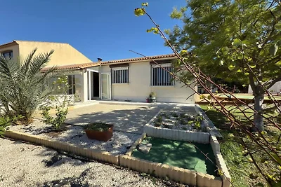 Moderne villa in Vendres met zwembad