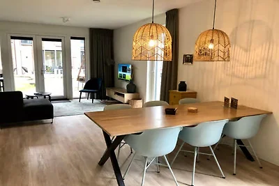 Geräumige Lodge mit Veranda in Zoutelande