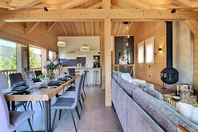 Chalet in Les Gets mit Innenpool und Spa