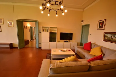 Ein Teil einer schönen Villa mit Aussicht