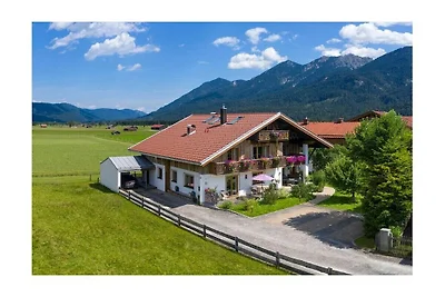Vakantieappartement in Krün met zwembad
