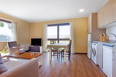 Moderne Wohnung in Parres mit Garten