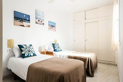 Wohnung in Fona in der Nähe des Sandstrandes