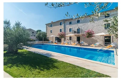 Villa in Tinjan met zwembad