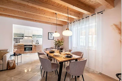 Elegante rifugio costiero a Lukoran