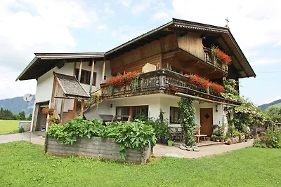Schöne Wohnung auf einem Bauernhof im Grünen