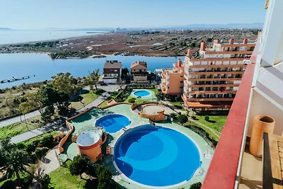 Appartamento con terrazza sul mare e piscina