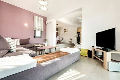 Moderne Villa in Adelianos Kampos in...