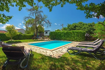 Villa in Sveti Lovreč met zwembad