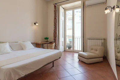 Apartamento en Nápoles con parking