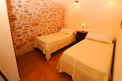 Huis in Es Llombards met zwembad en tuin