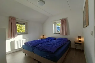 Geräumige Steinvilla am Wasser