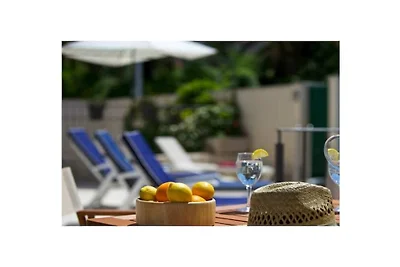 Villa a Mirca, Brač con piscina