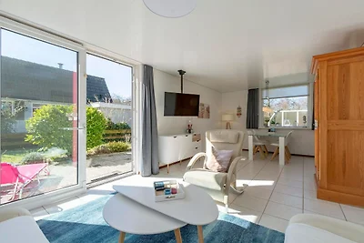 Ferienhaus mit Pool am Meer