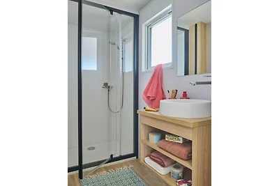 Przyczepa kempingowa nad morzem