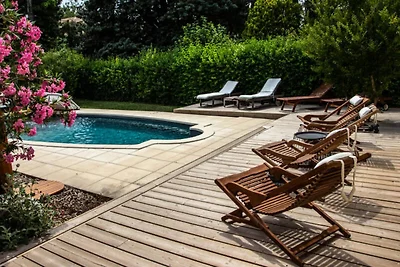 Häuser & Villen für 8 Personen