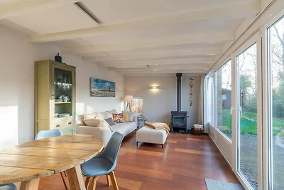 Bungalow in Sint Maartenszee am Strand
