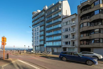 Zonnig appartement met zijdelings zeezicht