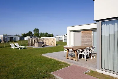 Mod. Bungalow mit zwei Badezimmern, 500 m vom...
