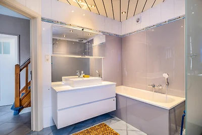 Huis in Koksijde bij Zee en Winkels