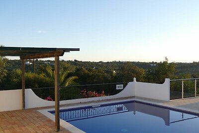 Lussuosa villa a Faro con piscina privata