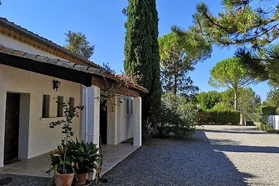 Villa in Campagnan mit Schwimmbad