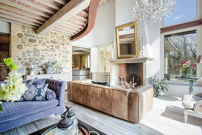 Villa a Orentano con Piscina Privata