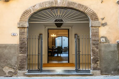 Appartement in Lucca met tuin en zwembad