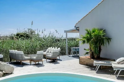 Villa in Aigues-Mortes mit Pool & Blick