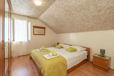 Villa Desin - Three Bedroom Apartment with Te...
