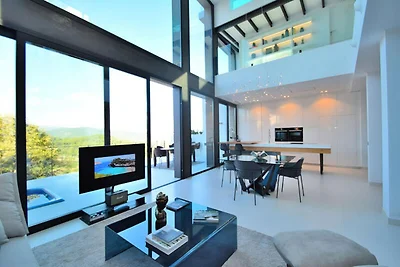 Villa in Buger mit Dachterrasse, Pool und...