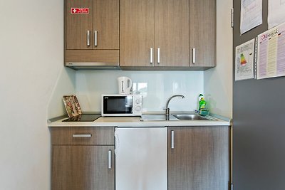 Zeitgenössische Ferienwohnung mit Balkon in...