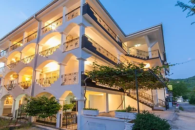Perfect Budva Stay Near the Sea & Aqua Park -...