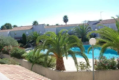 Moderne Villa mit Pool in Strandnähe