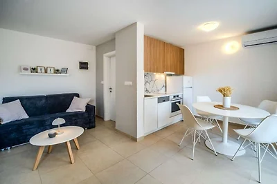 Apartments Tomy - Studio Apartment with...