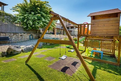Villa in Tinjan met zwembad