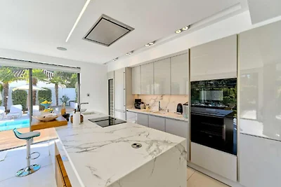 Villa in Puerto Banús mit beheiztem Pool