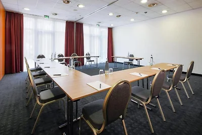 H+ Hotel Hannover by Sunday Hotels...