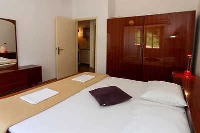 Apartments Trojanović - Three Bedroom Apartme...