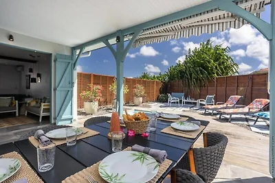 Villa a Gros Raisin con Piscina Privata