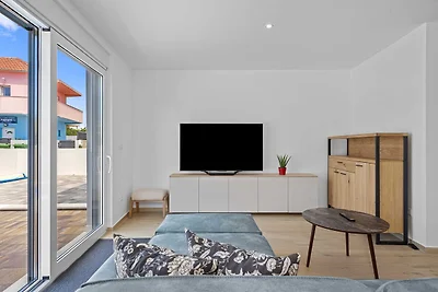 Three Bedroom Villa with Outdoor Swimming...