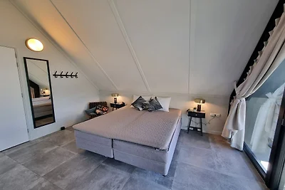 Villa in Balk mit eigenem Steg