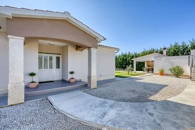 Villa in Tinjan met zwembad
